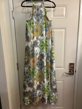 “Love in” Floral Paisley Halter Maxi Dress. Size L (generous?)